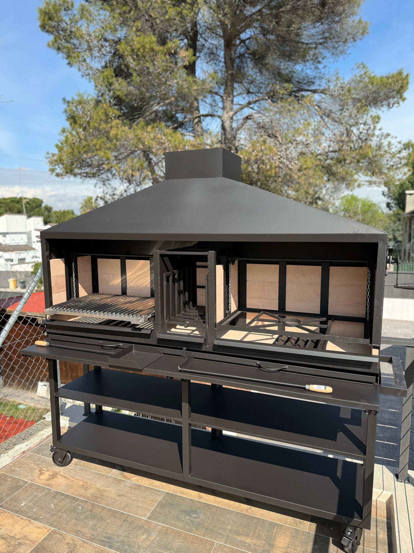 Barbacoa con Sistema Doble de Elevación