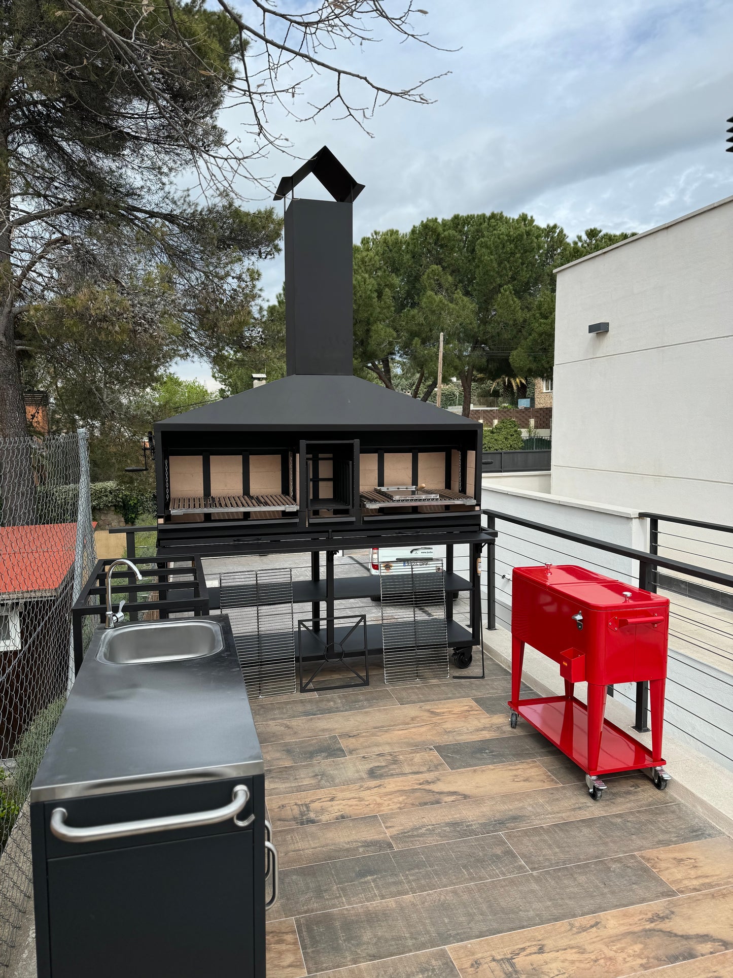 Barbacoa con Sistema Doble de Elevación