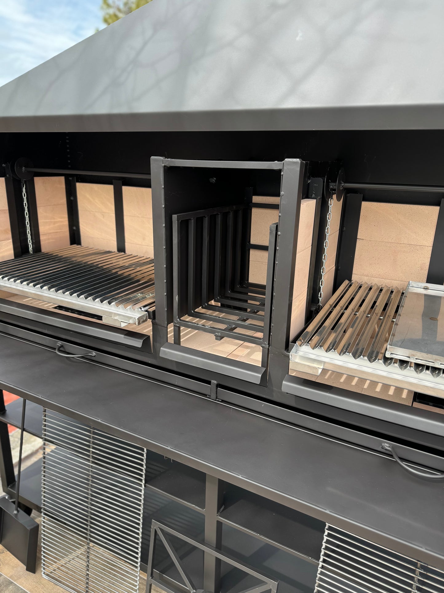 Barbacoa con Sistema Doble de Elevación