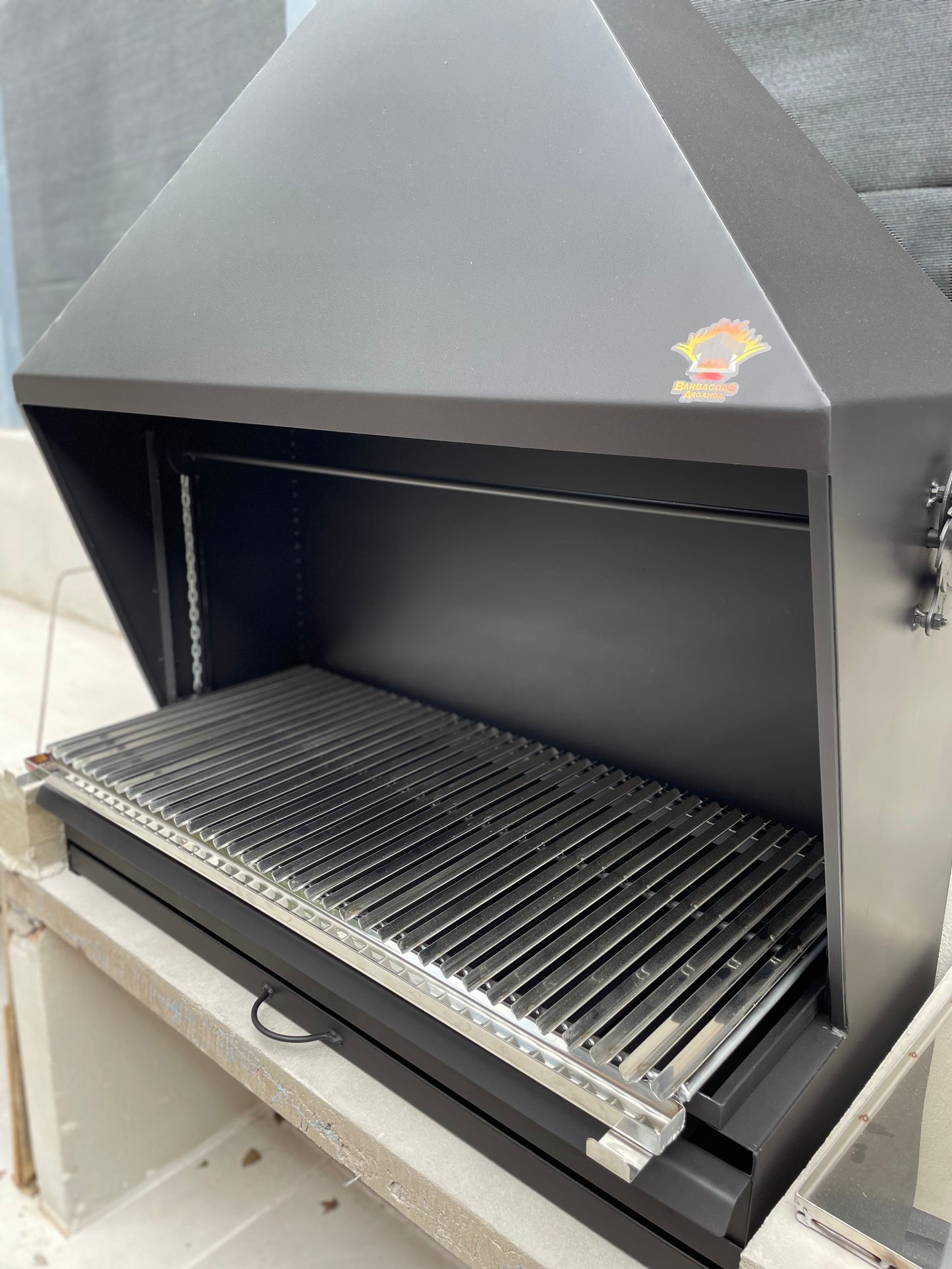 Barbacoa con Campana Moderna de Hierro