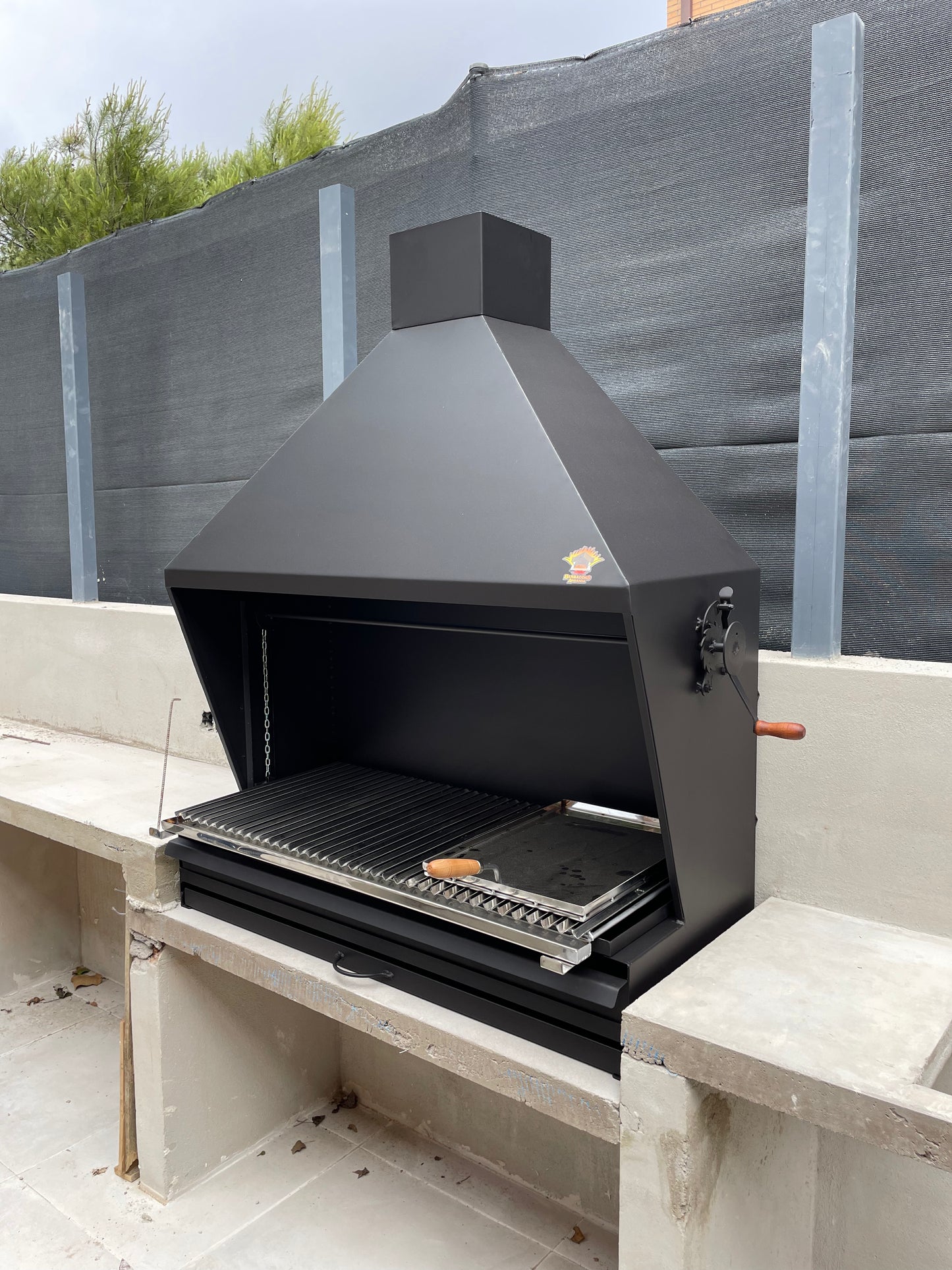 Barbacoa con Campana Moderna de Hierro