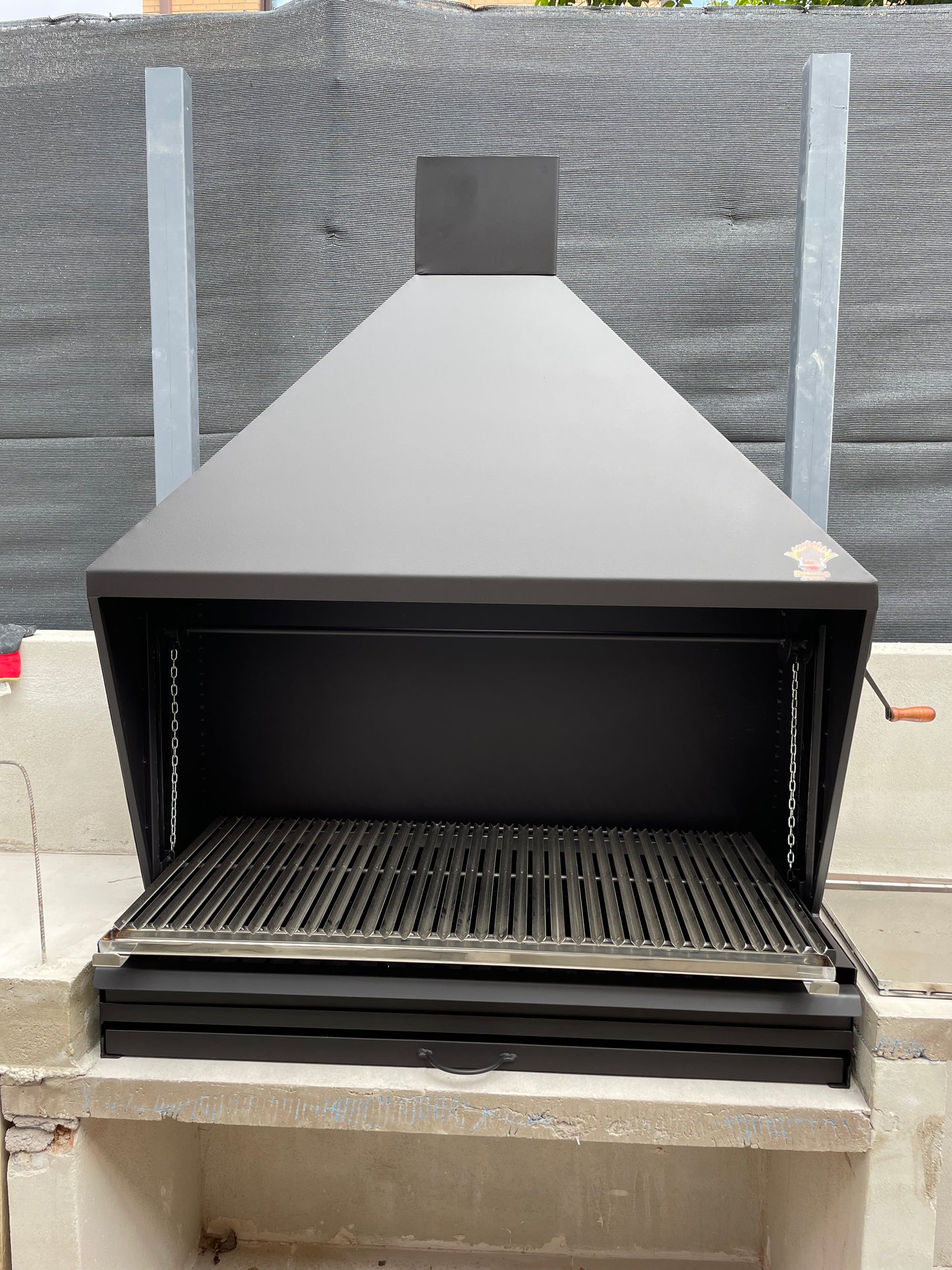 Barbacoa con Campana Moderna de Hierro