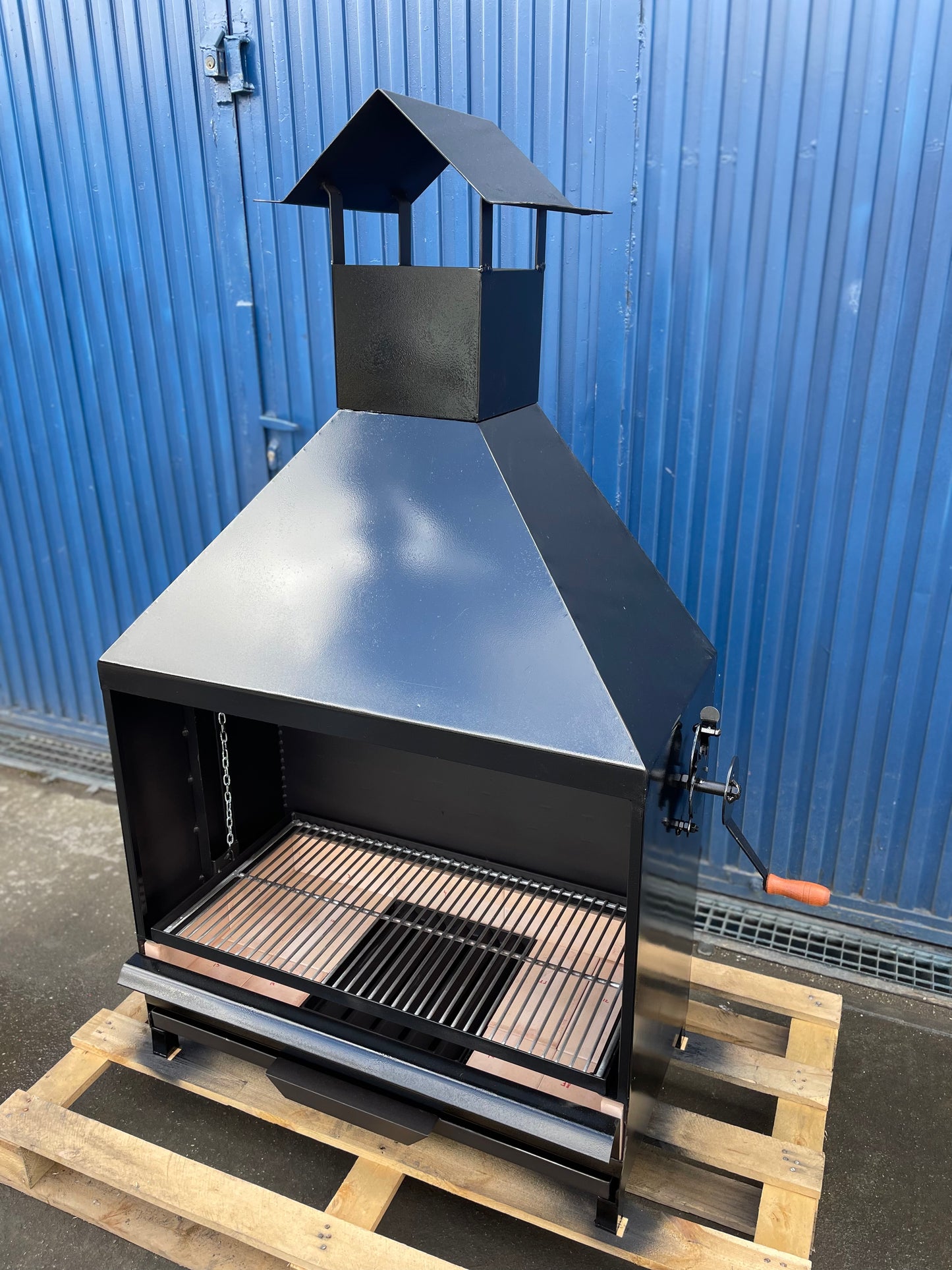 BBQ con Leñero y Cajón para Cenizas