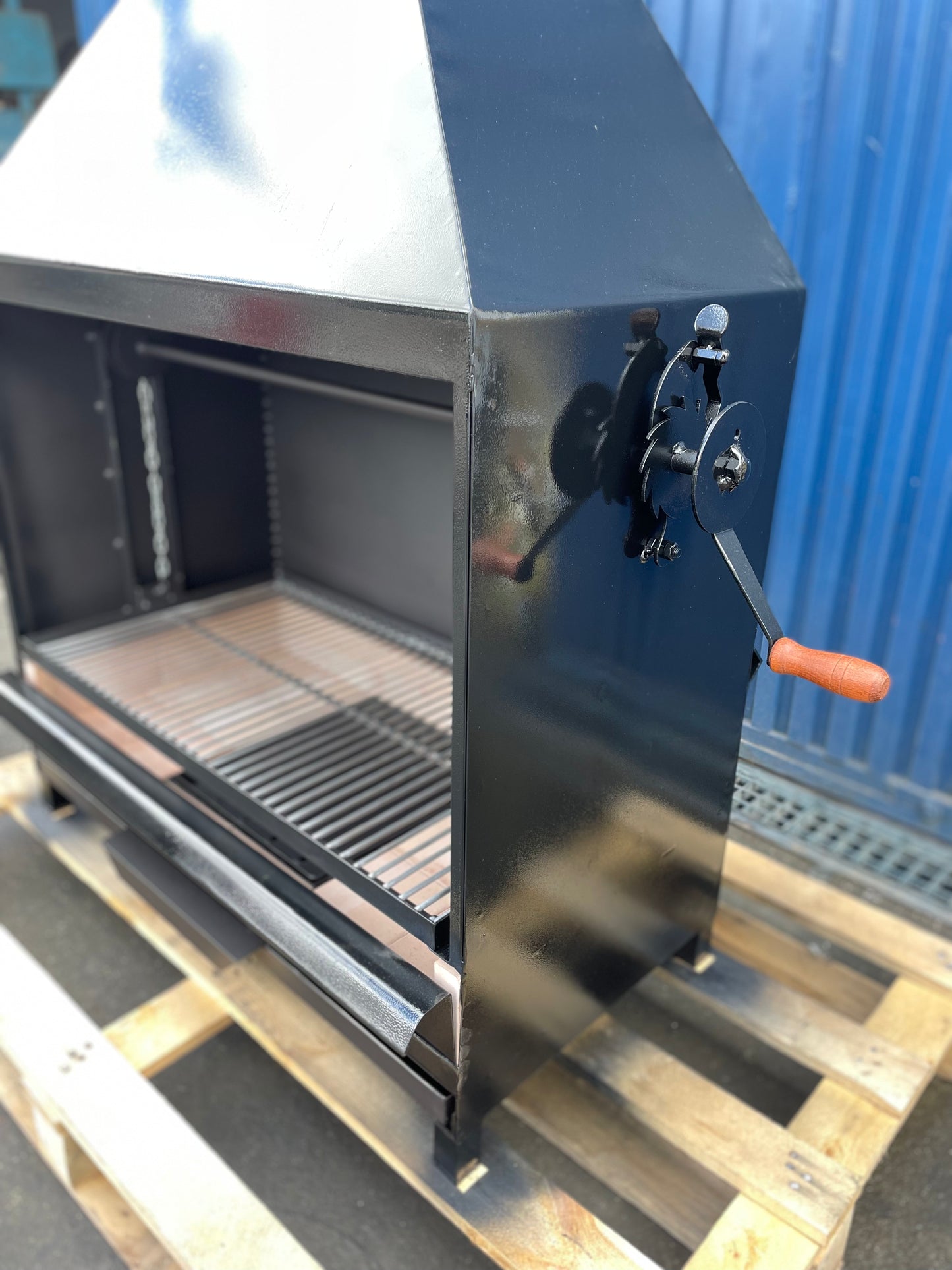 BBQ con Leñero y Cajón para Cenizas