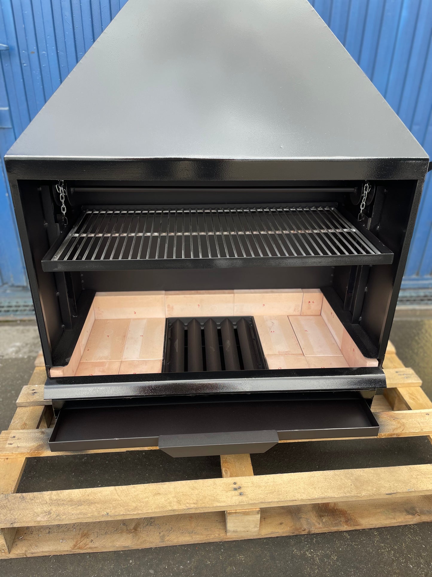 BBQ con Leñero y Cajón para Cenizas