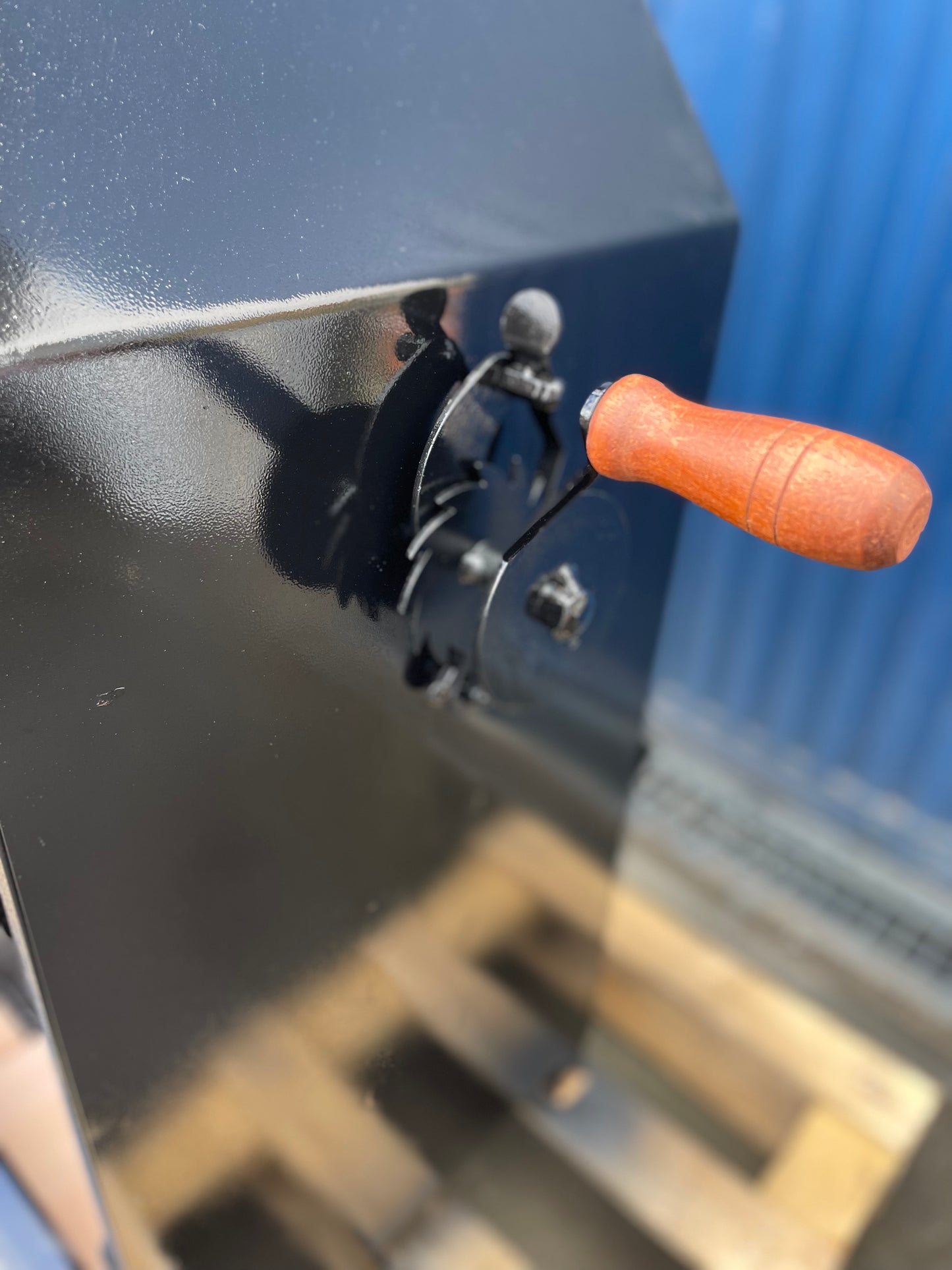 BBQ con Leñero y Cajón para Cenizas